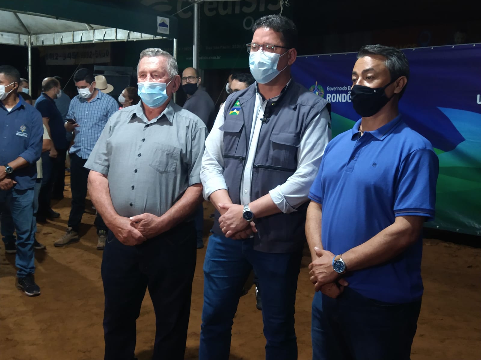 Assinatura ordem de serviço dos 10 km da estrada do calcario. 